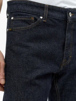 Des Slim-Straight Jeans