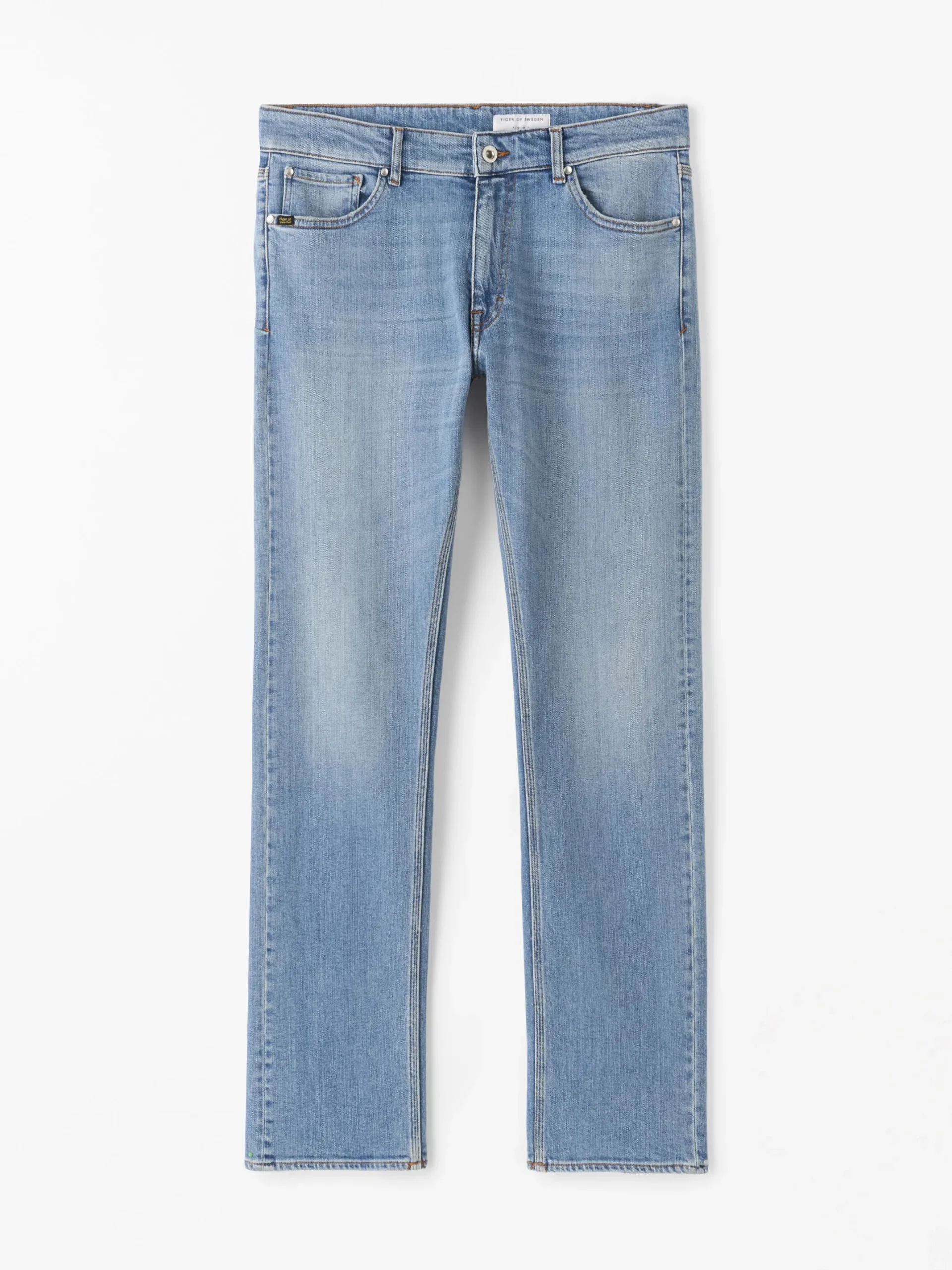 Des Slim-Straight Jeans